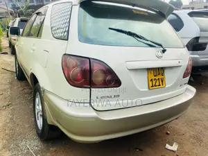Toyota Harrier 3.0 V6 2002 White