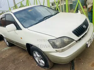 Toyota Harrier 3.0 V6 2002 White