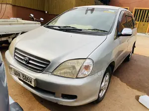 Toyota Nadia 2.0 135hp FWD 1999 Silver