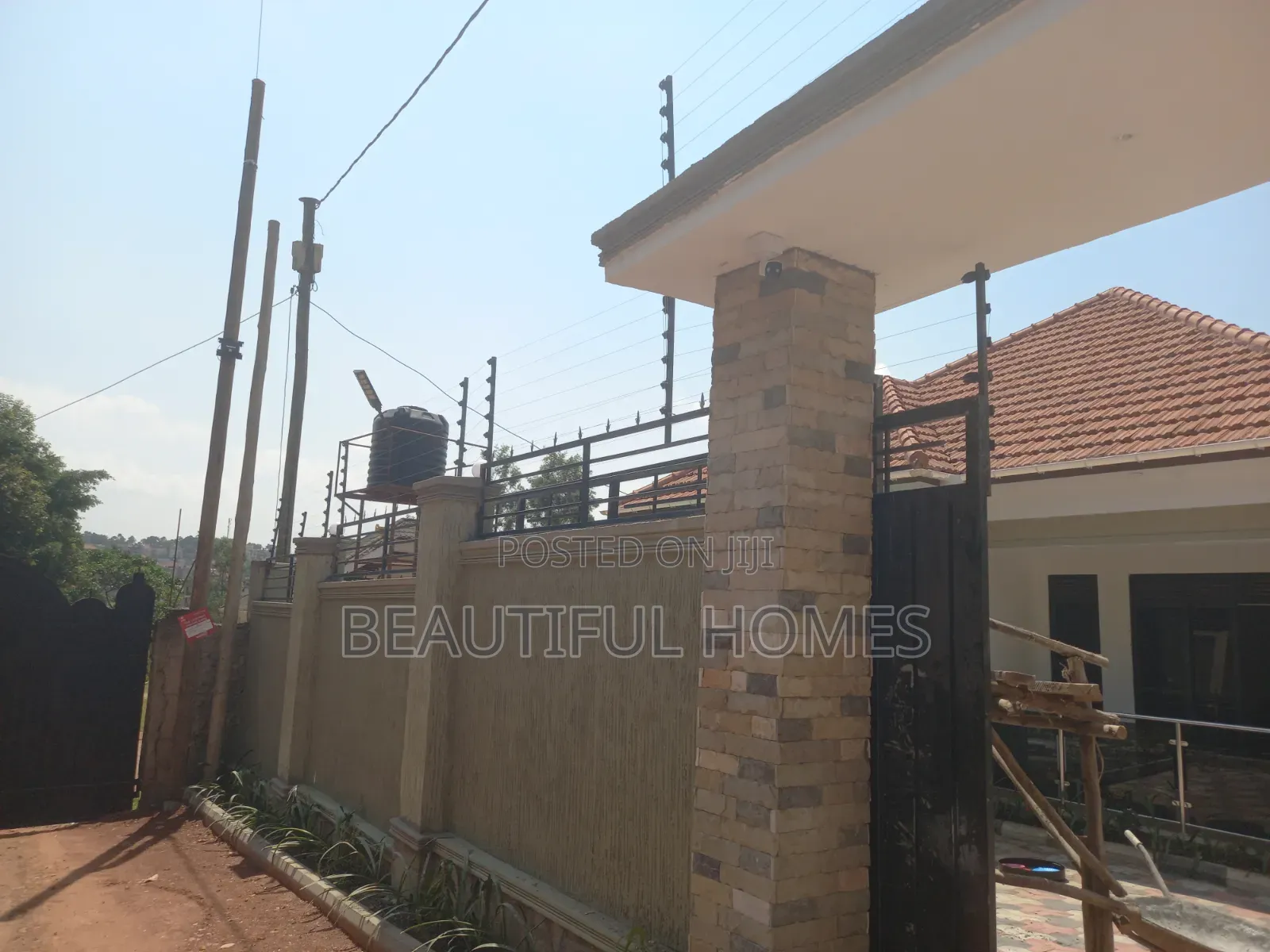 Furnished 4bdrm Bungalow in Kira for sale