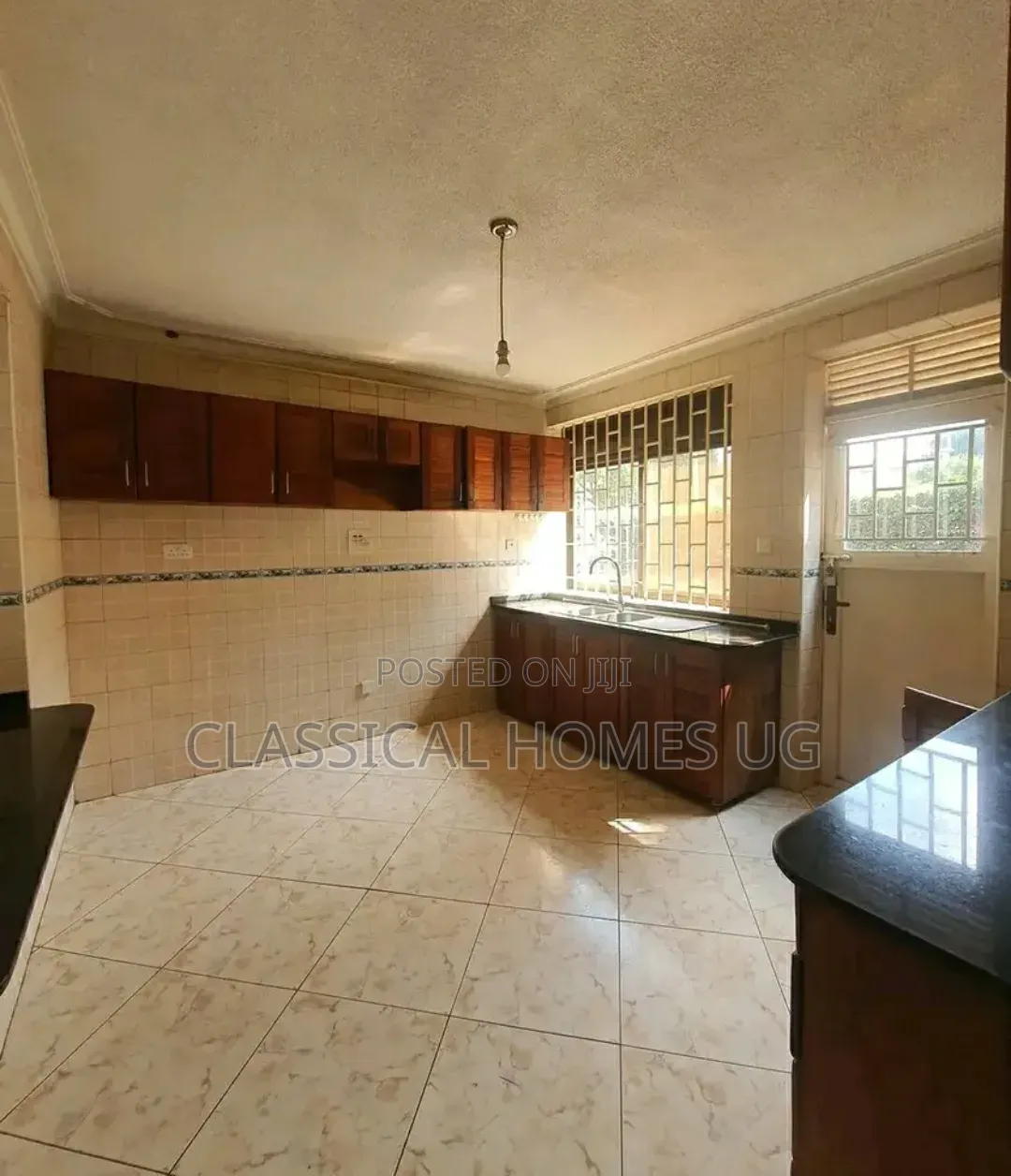 4bdrm Duplex in Naalya, Central Division for rent