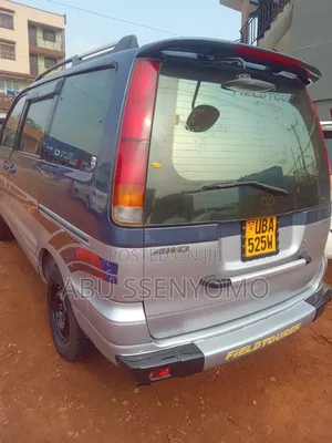 Toyota TownAce Noah 1998 Blue