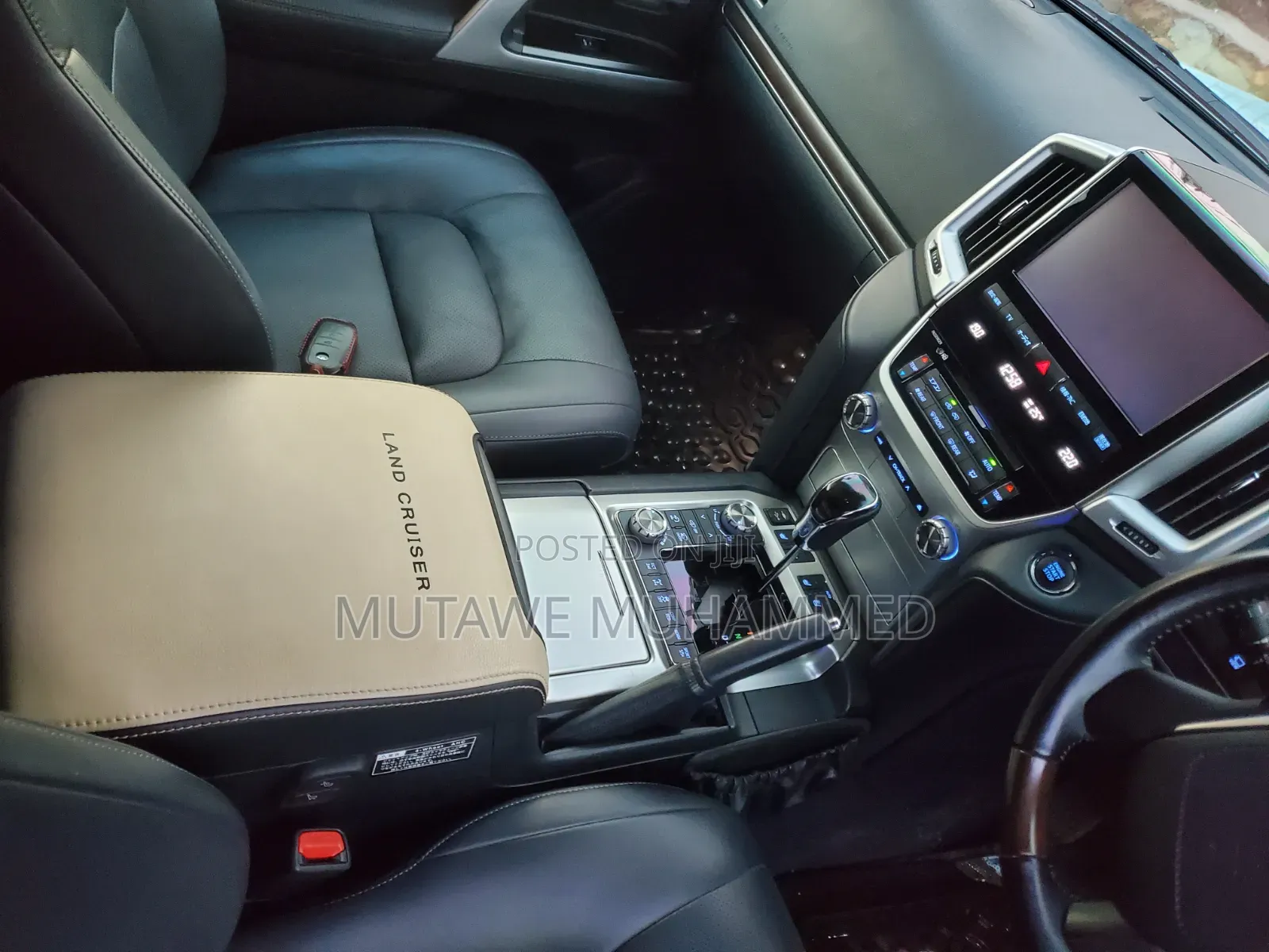Toyota Land Cruiser 4.6 V8 ZX 2018 White