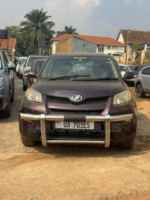 Toyota IST 2010 Maroon