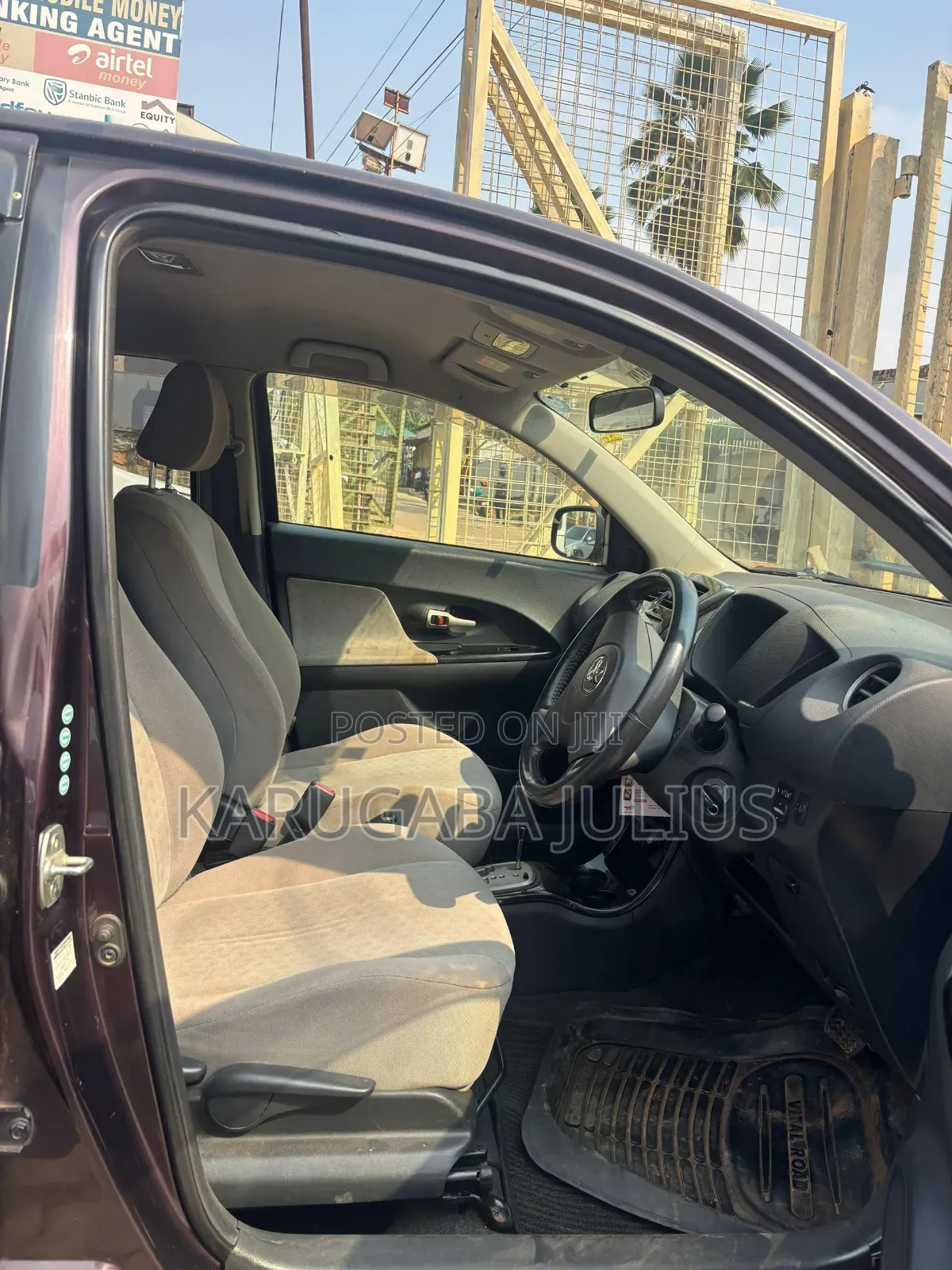 Toyota IST 2010 Maroon