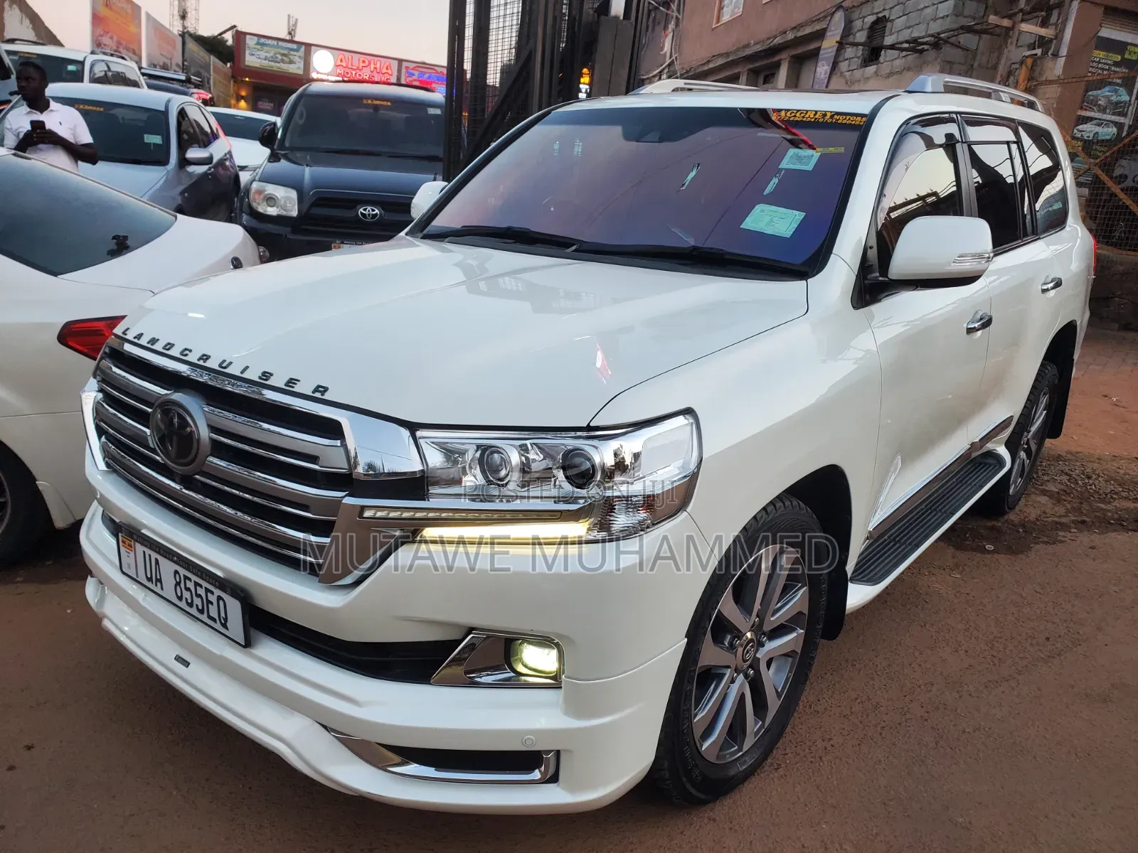 Toyota Land Cruiser 4.6 V8 ZX 2018 White