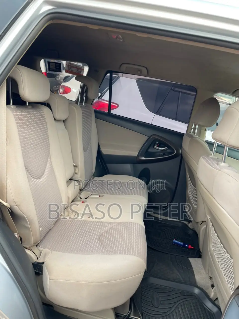 Toyota Vanguard 2010 Silver