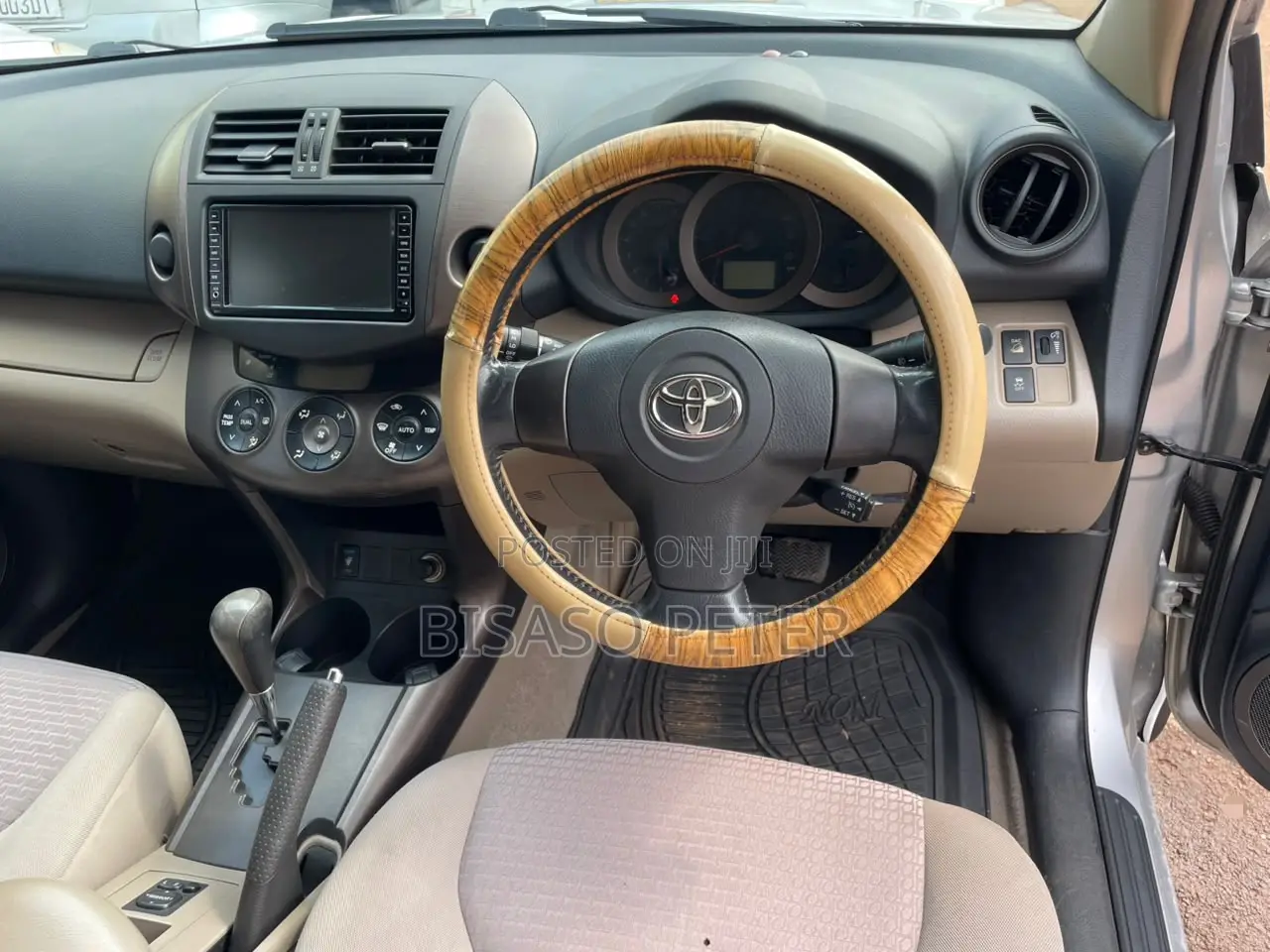 Toyota Vanguard 2010 Silver
