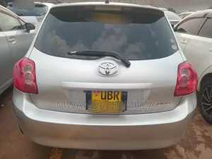 Toyota Auris 2009 Silver