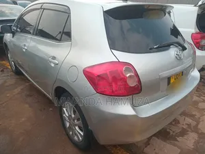 Toyota Auris 2009 Silver