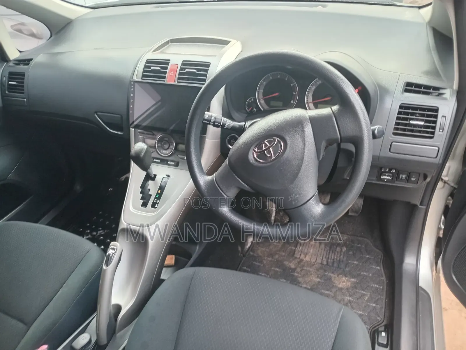 Toyota Auris 2009 Silver