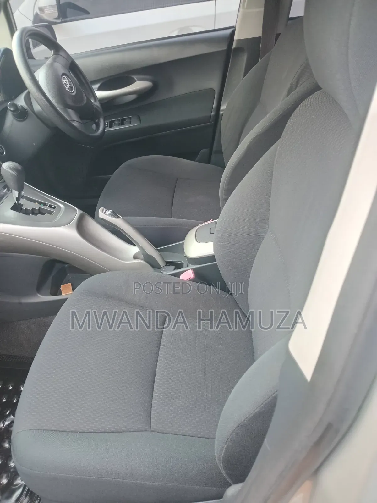 Toyota Auris 2009 Silver