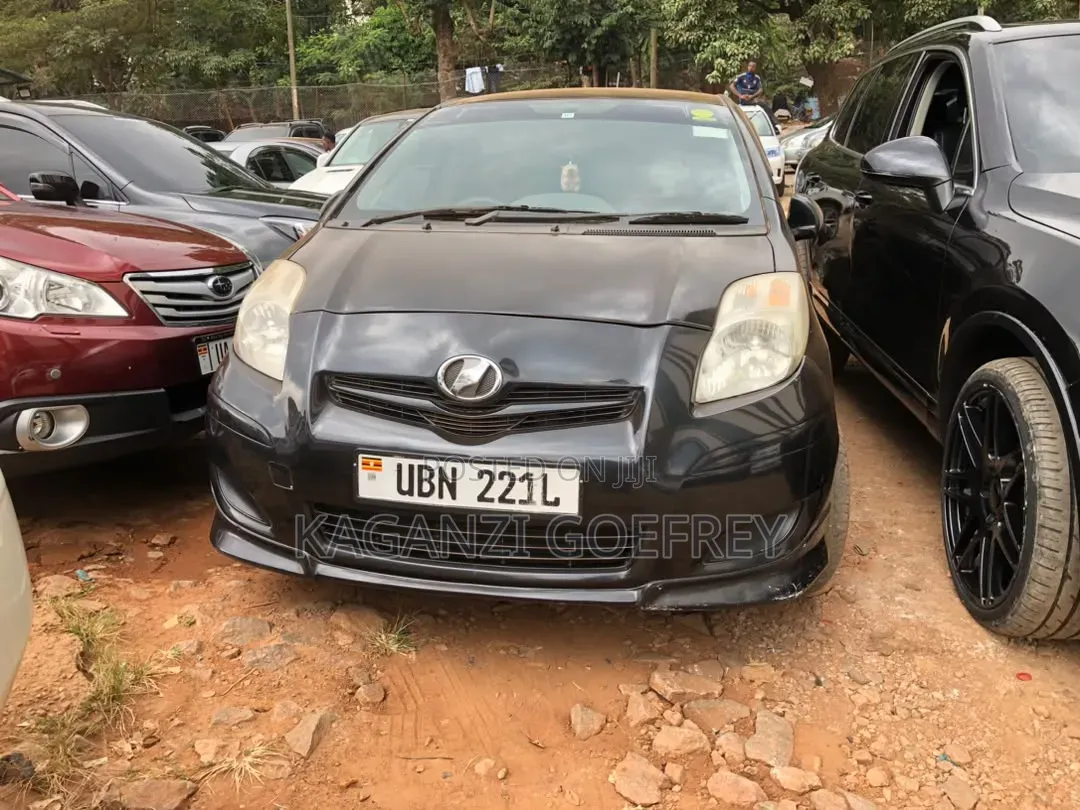 Toyota Vitz 2008 Black