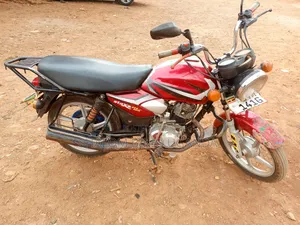 TVS HLX 125 2023 Red