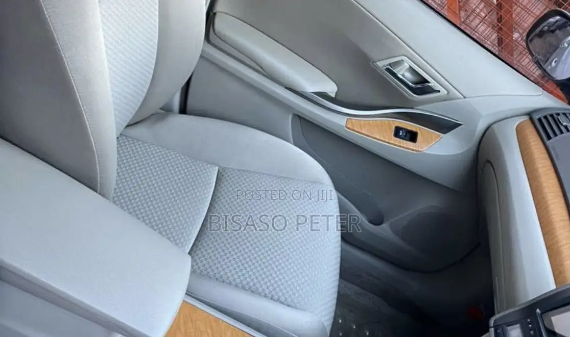 Toyota Premio 2015 Silver