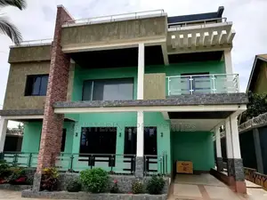 4bdrm Duplex in Lukuli, Central Division for rent