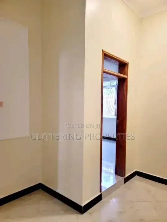 3bdrm Bungalow in Makindye, Central Division for rent