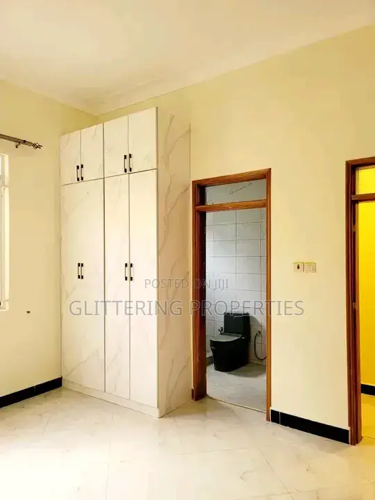 3bdrm Bungalow in Makindye, Central Division for rent