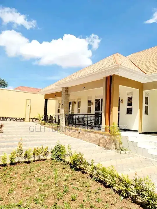 3bdrm Bungalow in Makindye, Central Division for rent