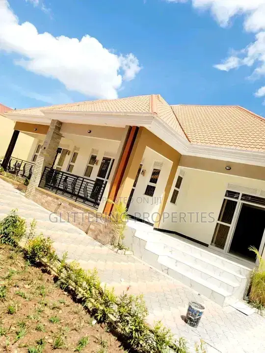 3bdrm Bungalow in Makindye, Central Division for rent