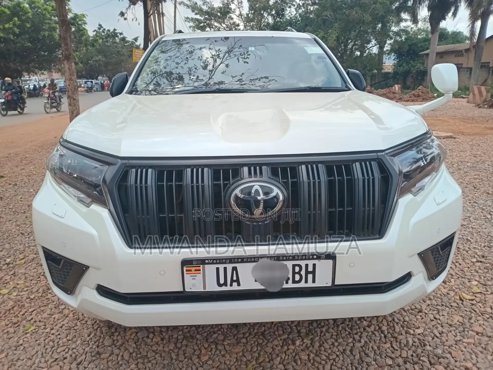 Toyota Land Cruiser Prado 2023 White
