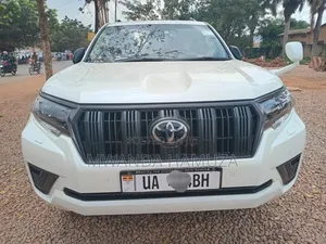 Toyota Land Cruiser Prado 2023 White