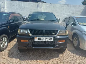 Mitsubishi Challenger 2000 Black