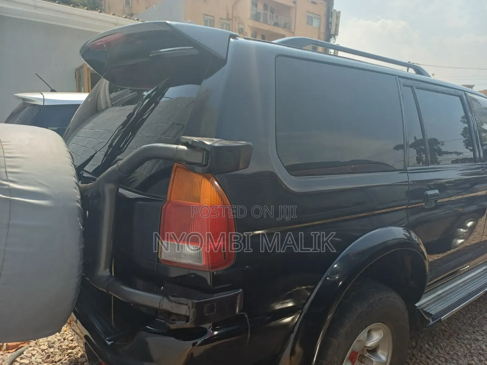 Mitsubishi Challenger 2000 Black