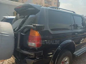 Mitsubishi Challenger 2000 Black