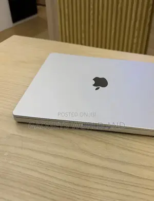 Laptop Apple MacBook Pro 18GB Apple M3 Pro SSD 512GB