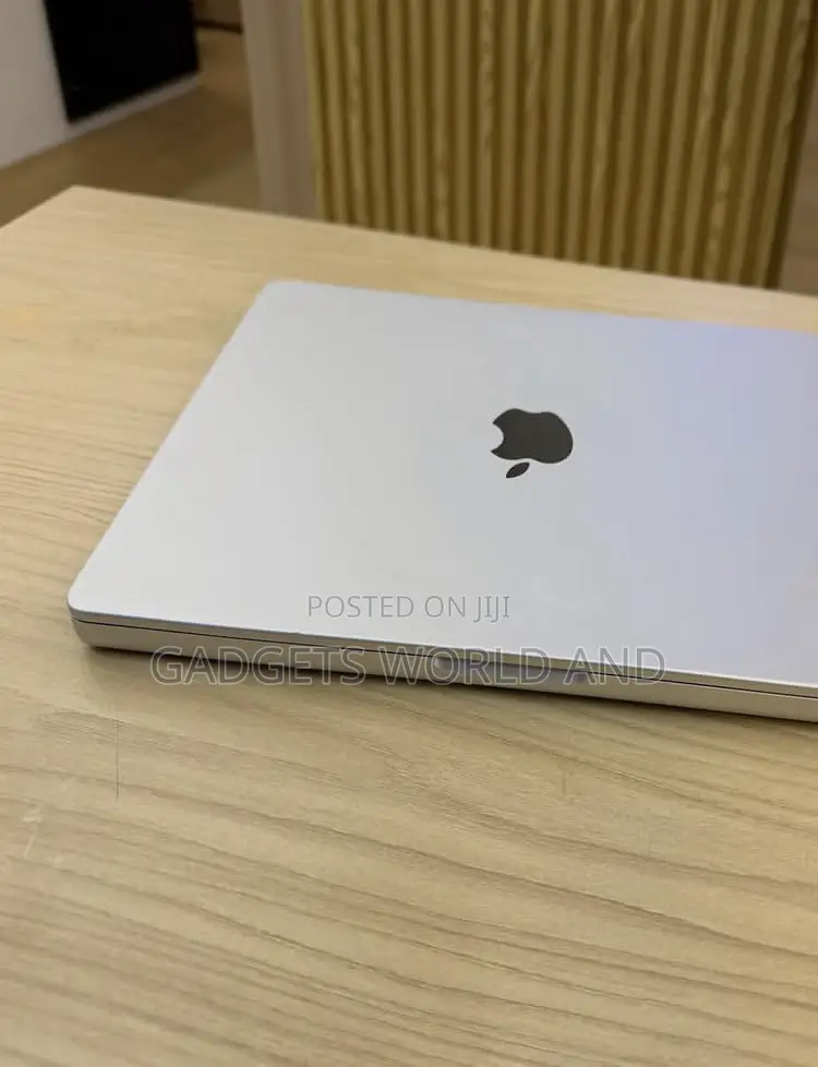 Laptop Apple MacBook Pro 18GB Apple M3 Pro SSD 512GB