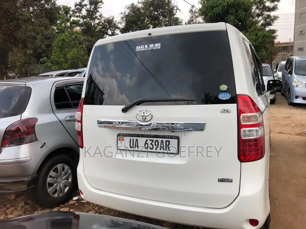 Toyota Noah 2010 White