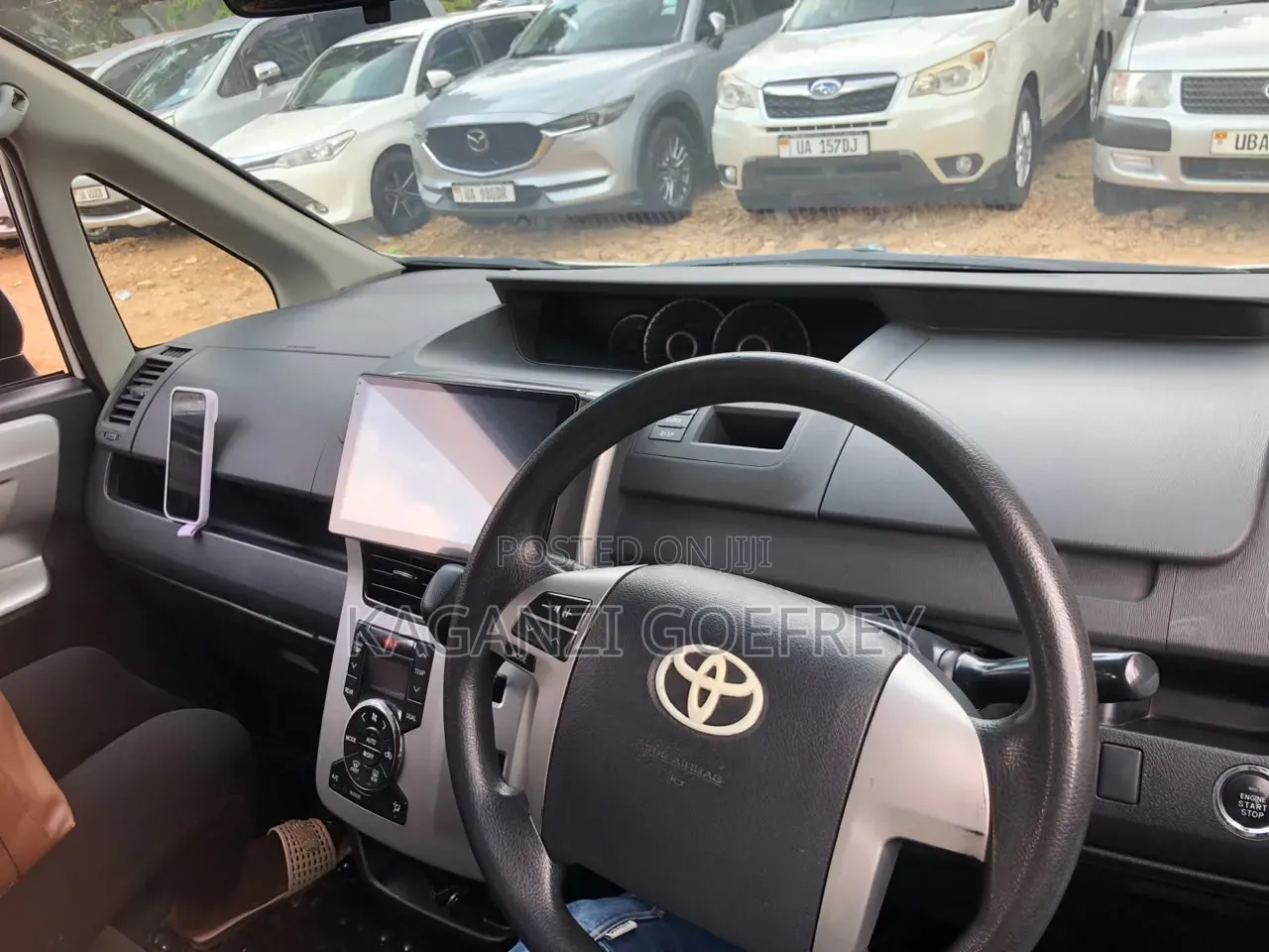 Toyota Noah 2010 White