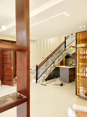 8bdrm Mansion in Akright City, Central Division for sale