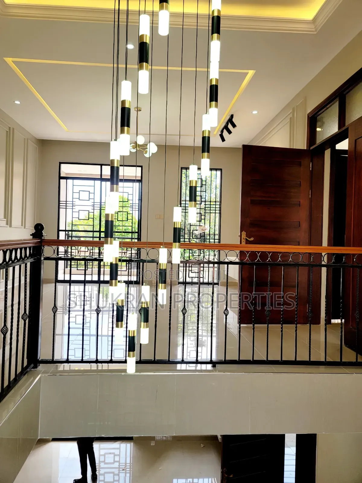 8bdrm Mansion in Akright City, Central Division for sale