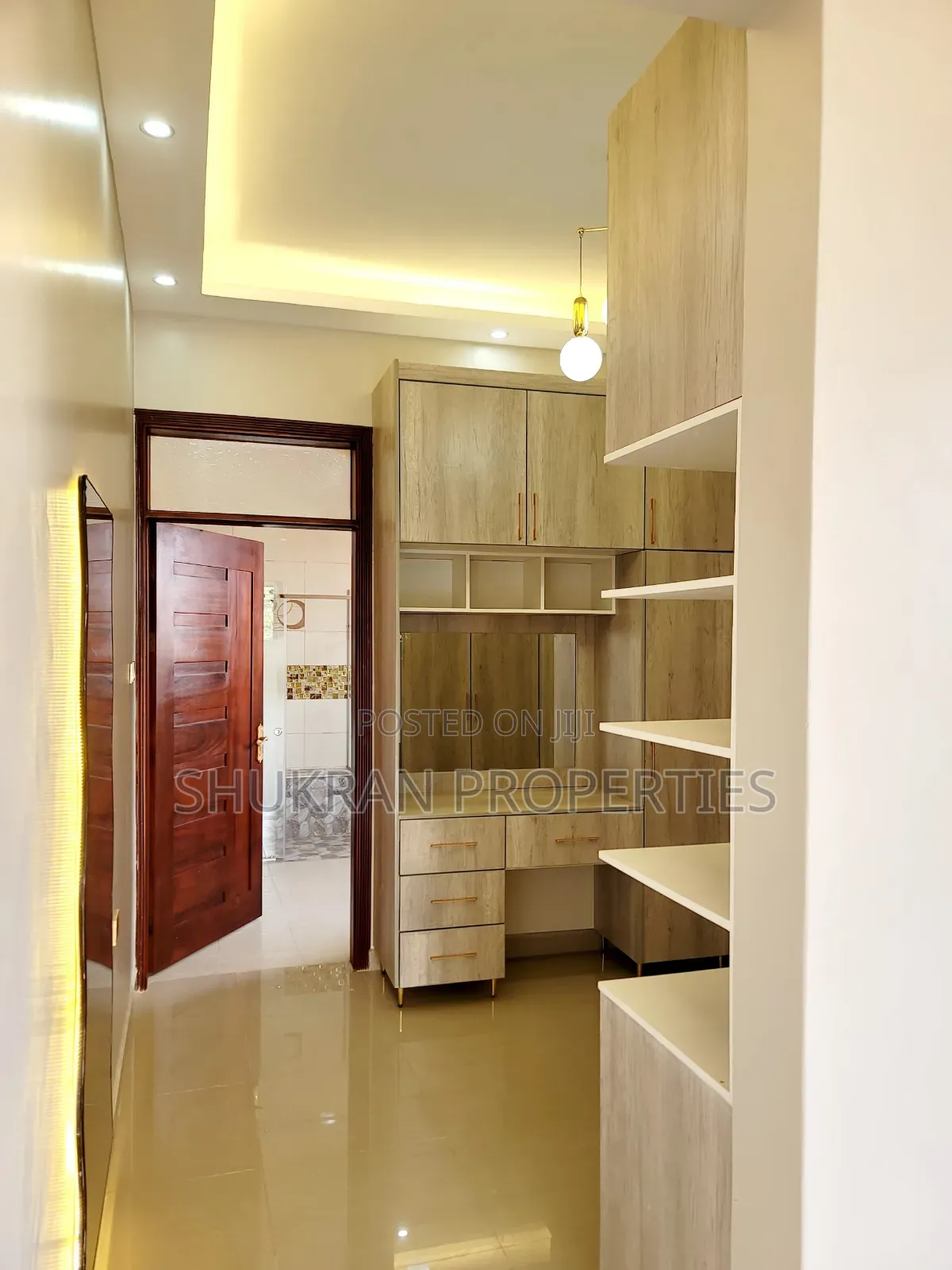8bdrm Mansion in Akright City, Central Division for sale