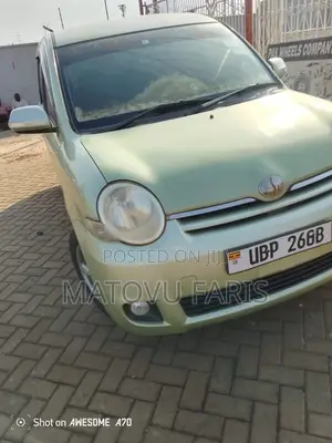 Toyota Sienta 1.5 AWD 2008 Green
