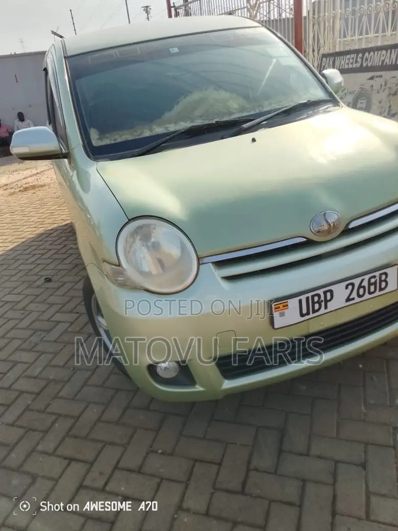 Toyota Sienta 1.5 AWD 2008 Green