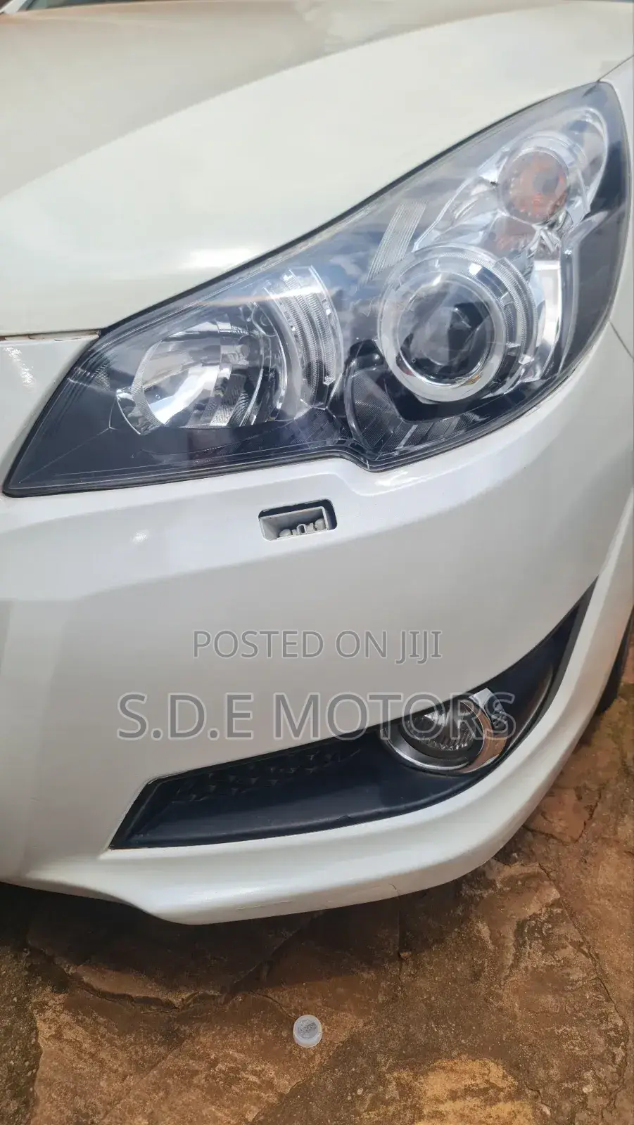 Subaru Legacy 2012 White