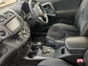 Toyota Vanguard 2012 White