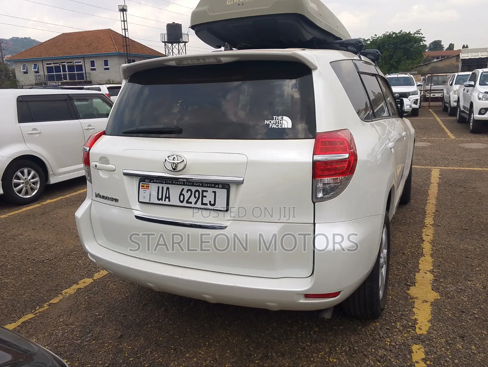 Toyota Vanguard 2012 White
