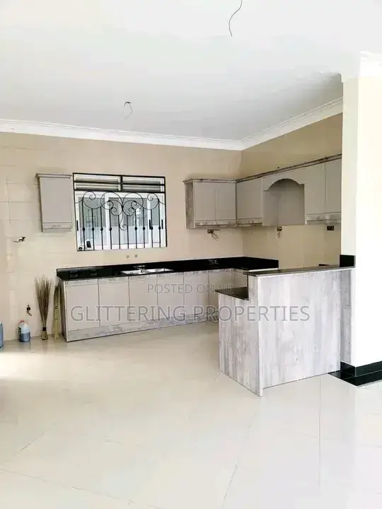4bdrm Villa in Buziga, Central Division for rent