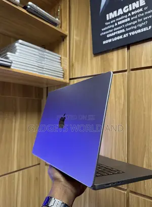 Laptop Apple MacBook Pro 64GB Apple M1 Max SSD 512GB