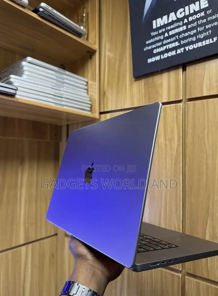 Laptop Apple MacBook Pro 64GB Apple M1 Max SSD 512GB