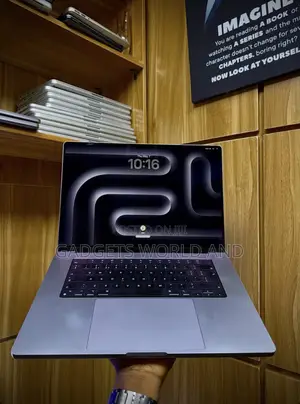 Laptop Apple MacBook Pro 64GB Apple M1 Max SSD 512GB