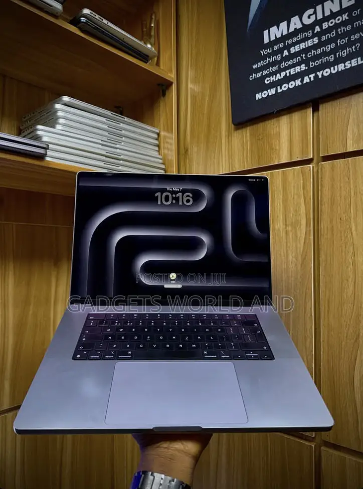 Laptop Apple MacBook Pro 64GB Apple M1 Max SSD 512GB