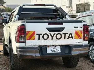 Toyota Hilux Revo Double Cab Deisel 2.8 AWD 2016 White