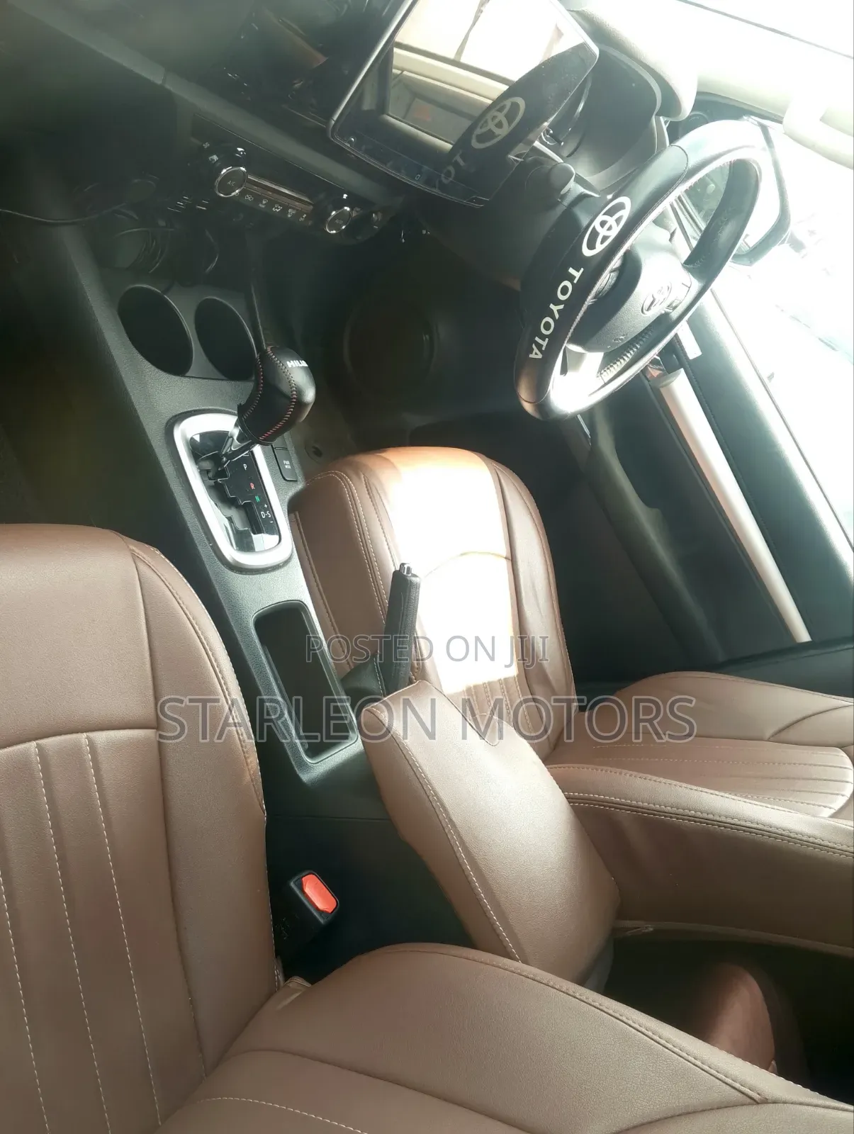 Toyota Hilux Revo Double Cab Deisel 2.4 AWD 2022 White