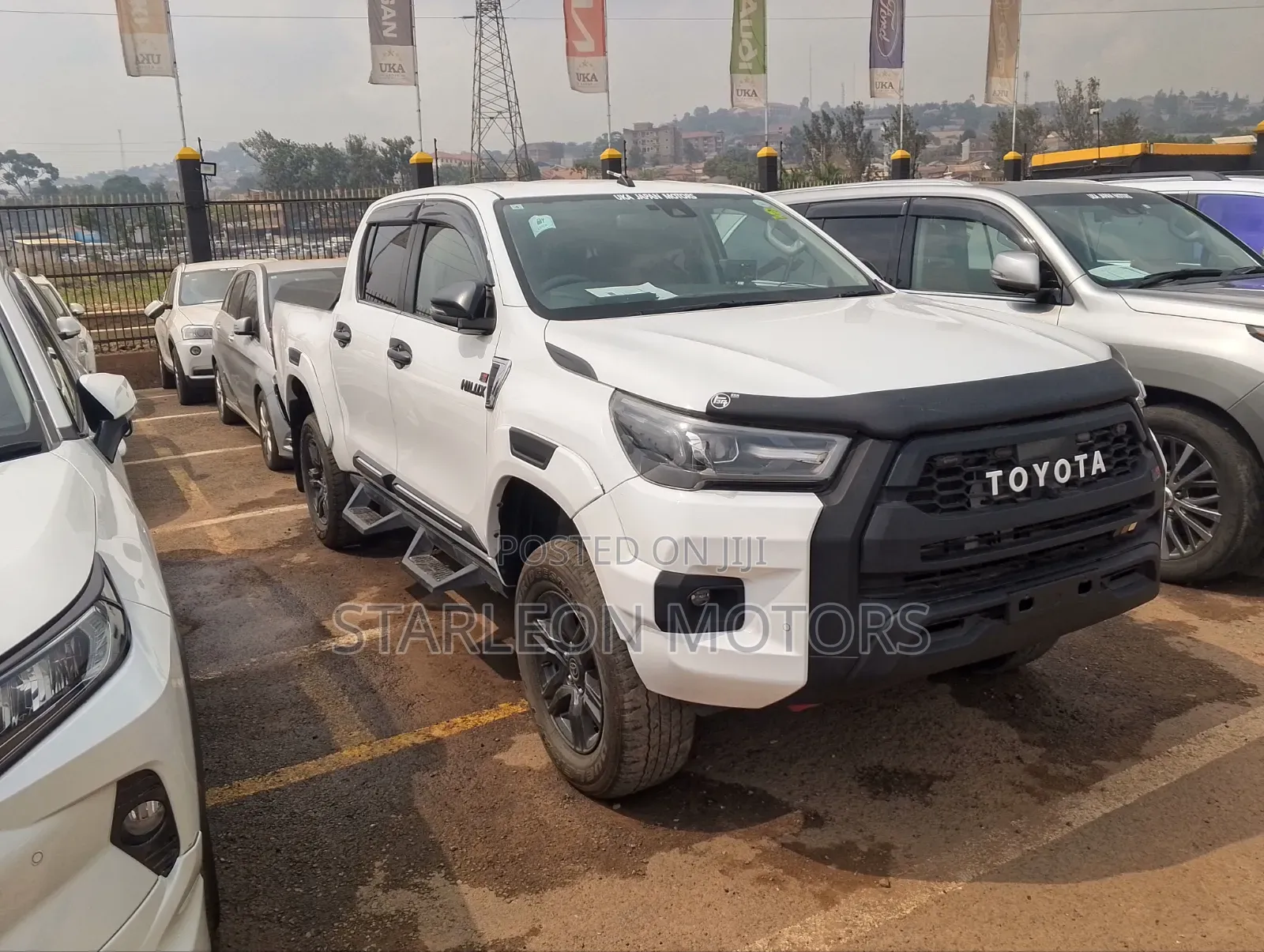 Toyota Hilux Revo Double Cab Deisel 2.4 AWD 2022 White