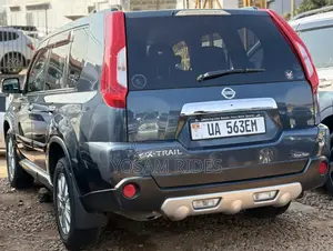Nissan X-Trail 2.0 Petrol XE 2012 Gray